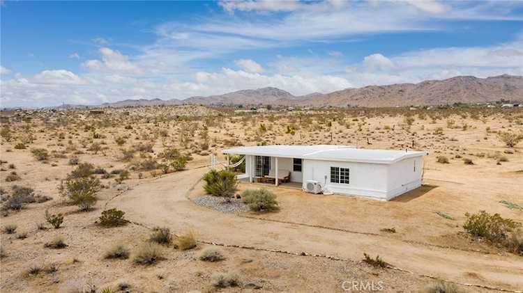 55921 Ornelas Ln, Landers, CA 92285