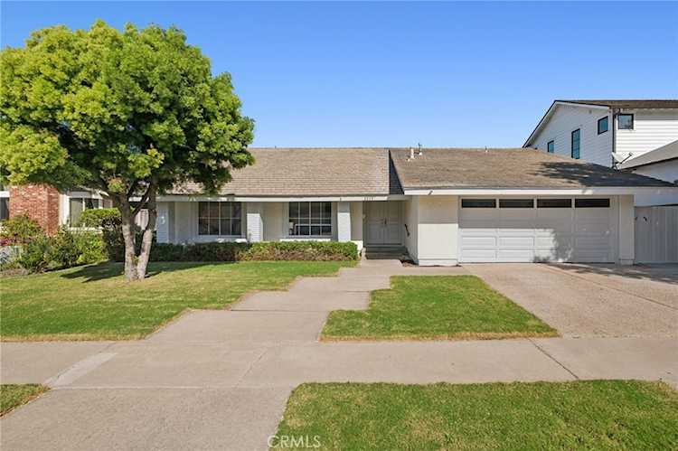 2030 Port Weybridge, Newport Beach, CA 92660