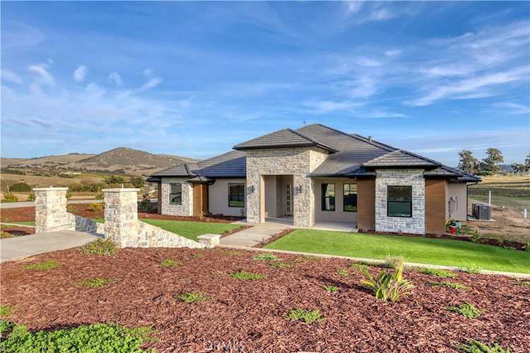 155 Vista Montana Ln, Arroyo Grande, CA 93420