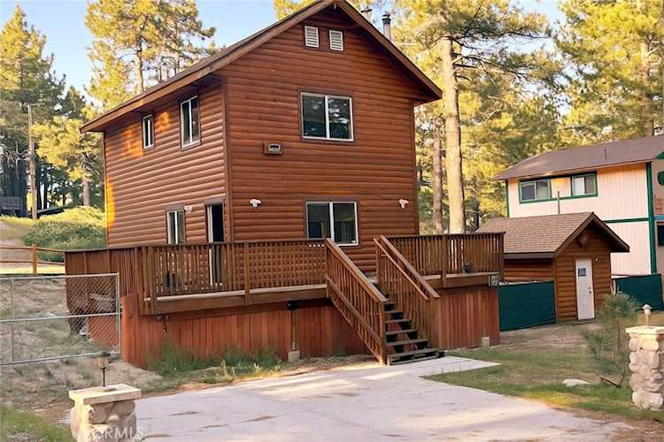 33308 Iris Dr, Green Valley Lake, CA 92341