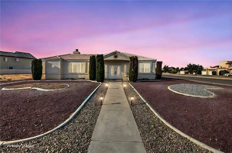 14396 Nautical Ln, Helendale, CA 92342