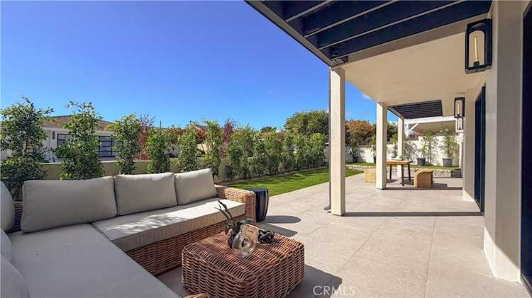 5 Curl, Corona Del Mar, CA 92625