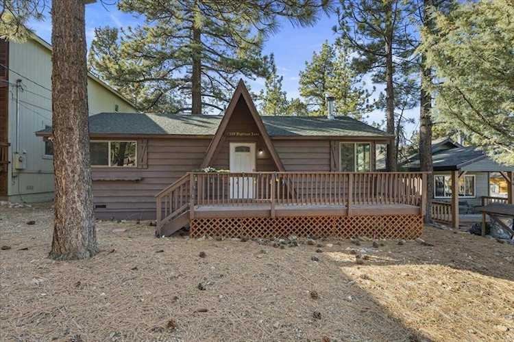 140 Highland Ln, Sugarloaf, CA 92386