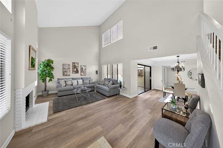 26 Claret #40, Irvine, CA 92614