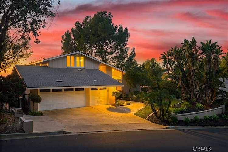 10961 Limetree, North Tustin, CA 92705