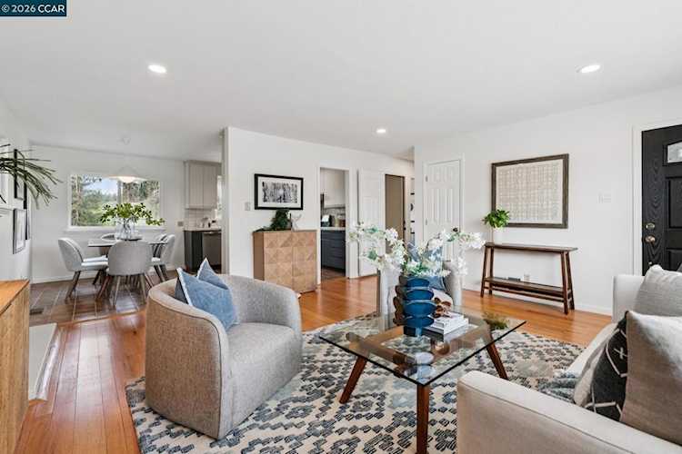 1315 El Curtola, Lafayette, CA 94549