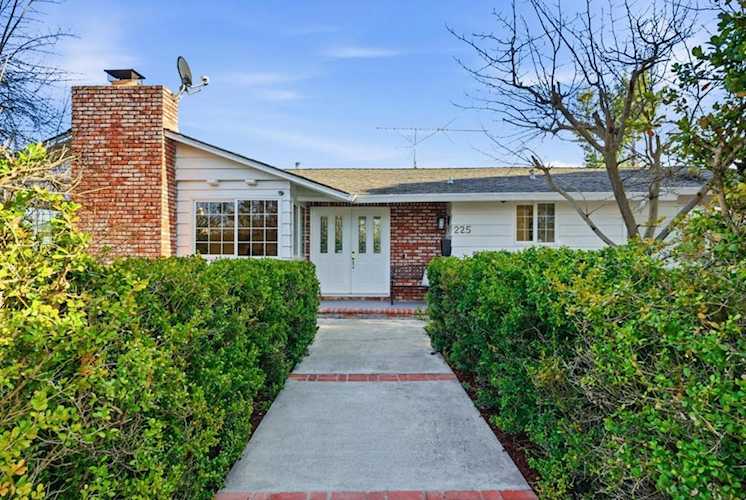 225 W Meadow Dr, Palo Alto, CA 94306