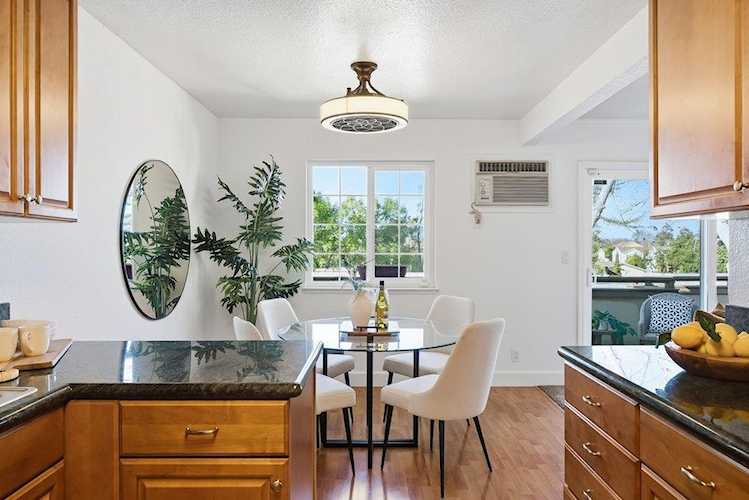 565 W Latimer Ave, Campbell, CA 95008