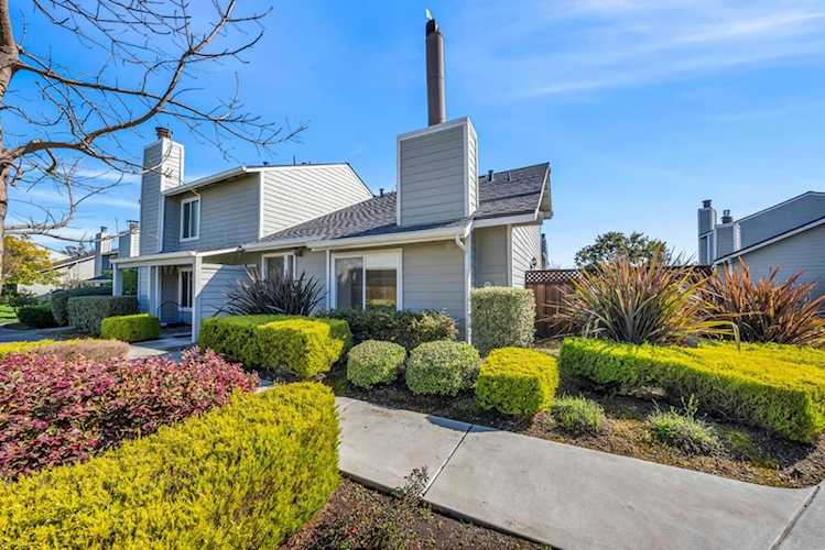 831 Vespucci Ln, Foster City, CA 94404