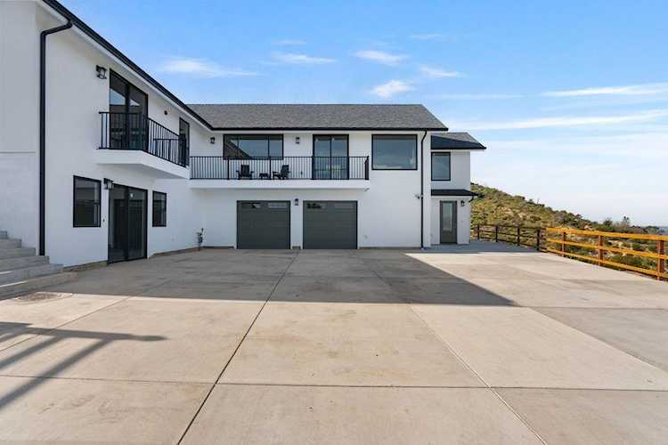 228 Pine Canyon Rd, Salinas, CA 93908
