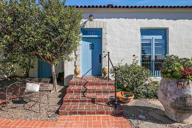 7227 Olivetas Ave, La Jolla, CA 92037