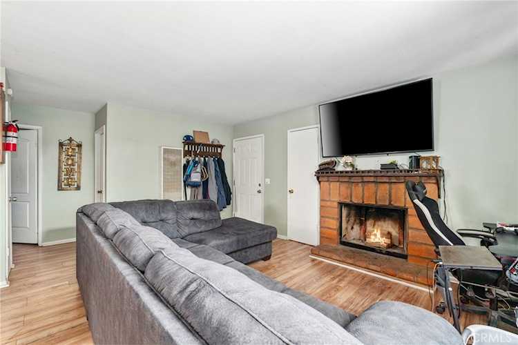 26166 Alpine Ln, Twin Peaks, CA 92391