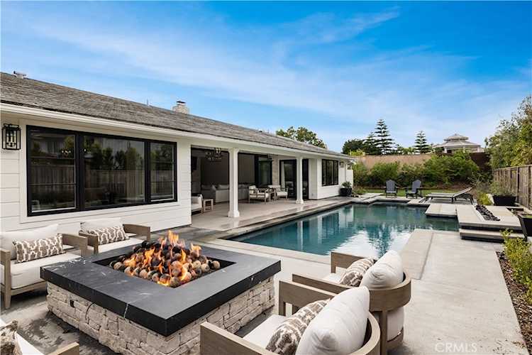 1 San Martin Way, Corona Del Mar, CA 92625