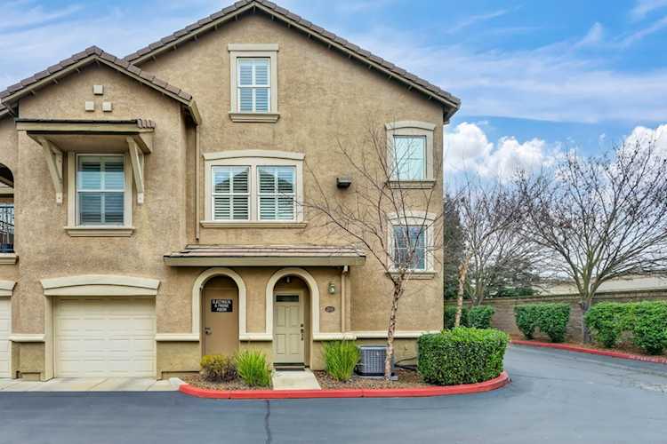 5350 Dunlay Drive #2011, Sacramento, CA 95835