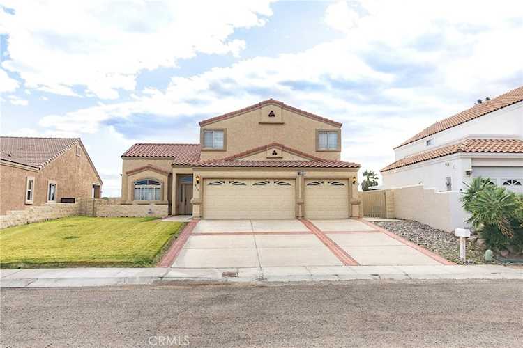 915 Beach Dr, Needles, CA 92363