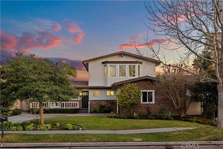 2038 Aliso Ave, Costa Mesa, CA 92627