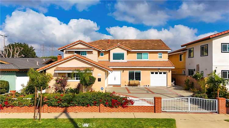 8715 El Lago, Fountain Valley, CA 92708
