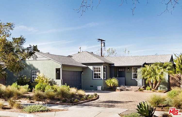 19021 Erwin St, Tarzana, CA 91335