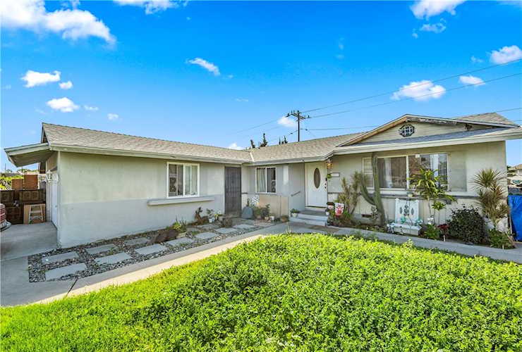 10271 Garrett Rd, Stanton, CA 90680