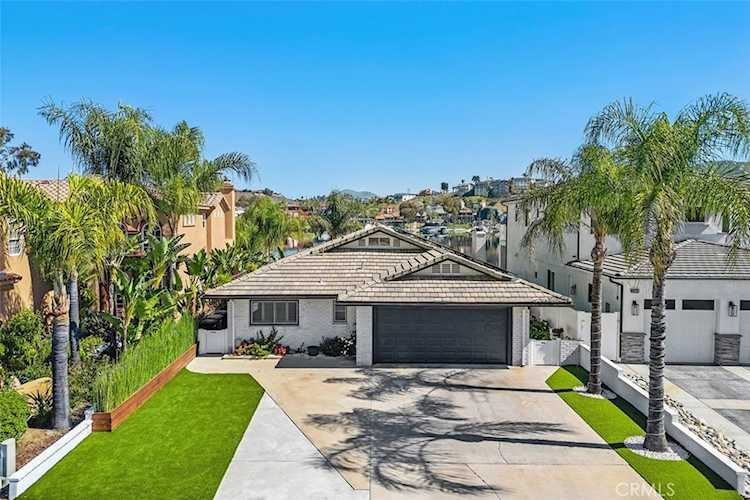 22386 Whirlaway, Canyon Lake, CA 92587