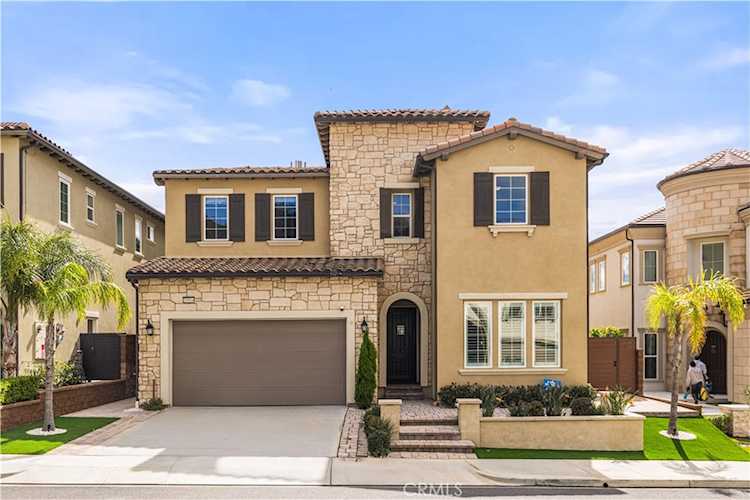 20564 W Bluebird Ct, Porter Ranch, CA 91326