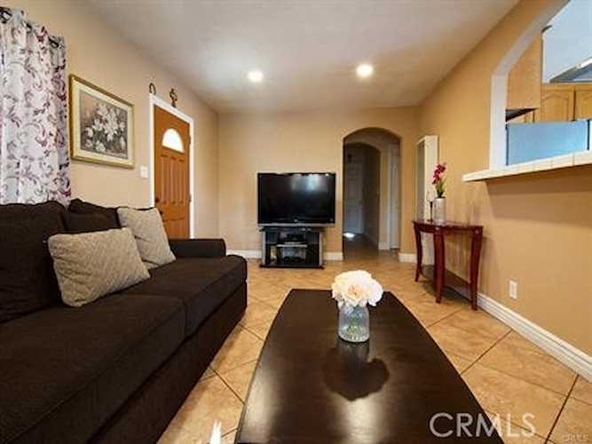 4525 W 137th St, Hawthorne, CA 90250