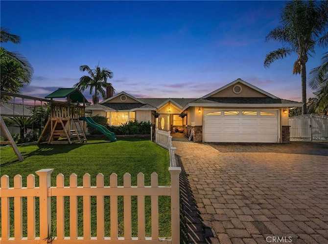 1002 Mariposa Dr, Brea, CA 92821