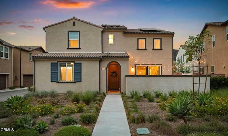 1991 Pomegranate St, Santa Paula, CA 93060