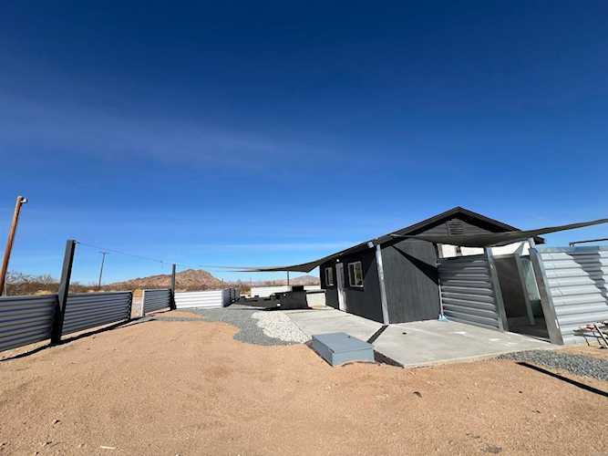 2774 Kickapoo Trl, Landers, CA 92285