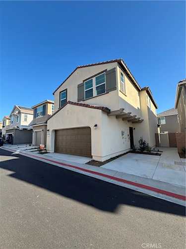 1848 Jojoba Dr, Santa Paula, CA 93060