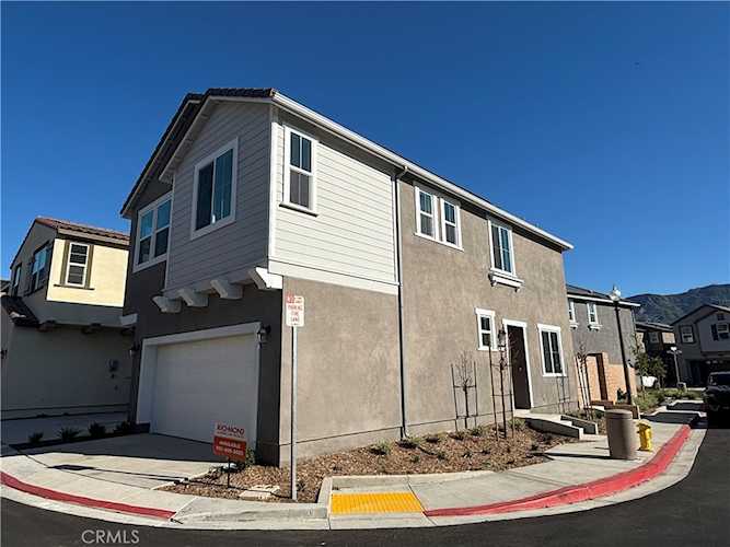 413 Checkerbloom Ln, Santa Paula, CA 93060