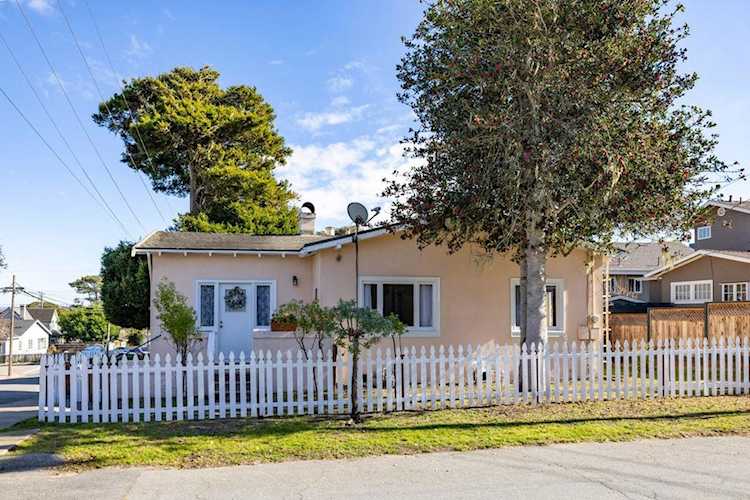 851 Laurel Ave, Pacific Grove, CA 93950