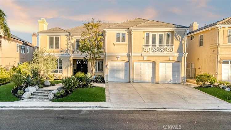 7612 Carmenita Ln, West Hills, CA 91304
