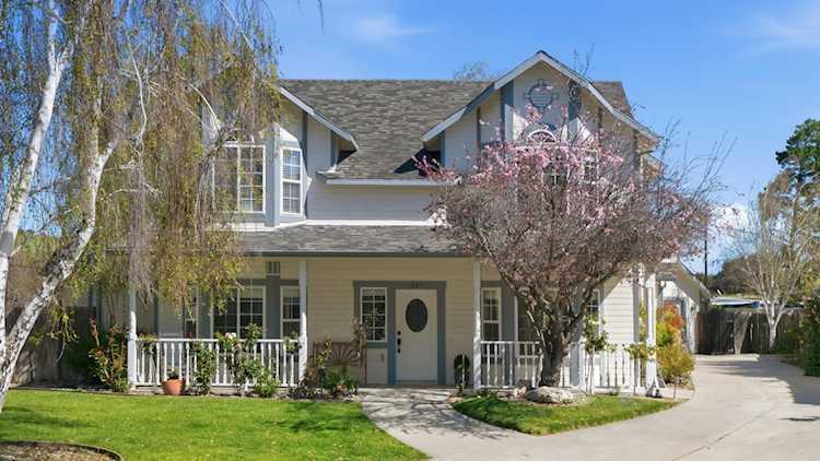 841 Coiner Ct, Los Alamos, CA 93440