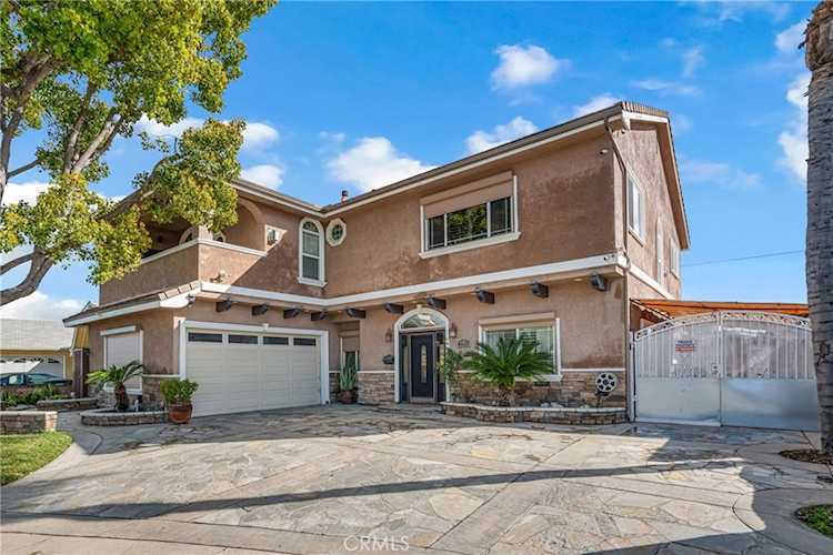 7704 Lotus Circle, Buena Park, CA 90620