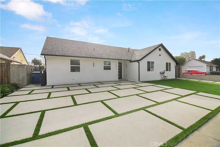 7842 Lasaine Ave, Northridge, CA 91325