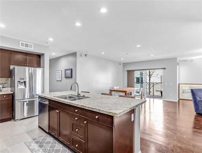 12922 Union #302, Hawthorne, CA 90250