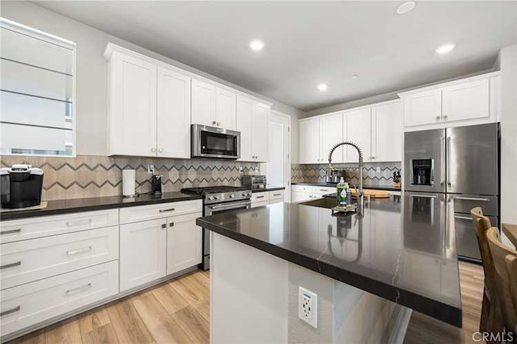 1460 W Sunrise Ln, San Pedro, CA 90732