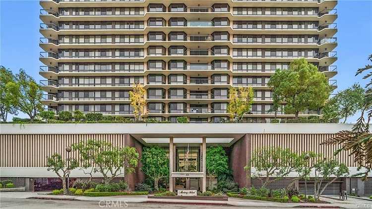 222 Monterey Rd #104, Glendale, CA 91206