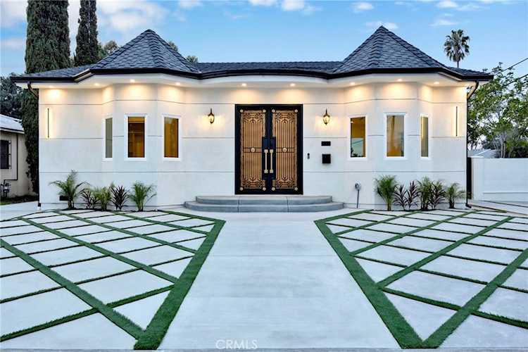 8149 Saint Clair Ave, North Hollywood, CA 91605