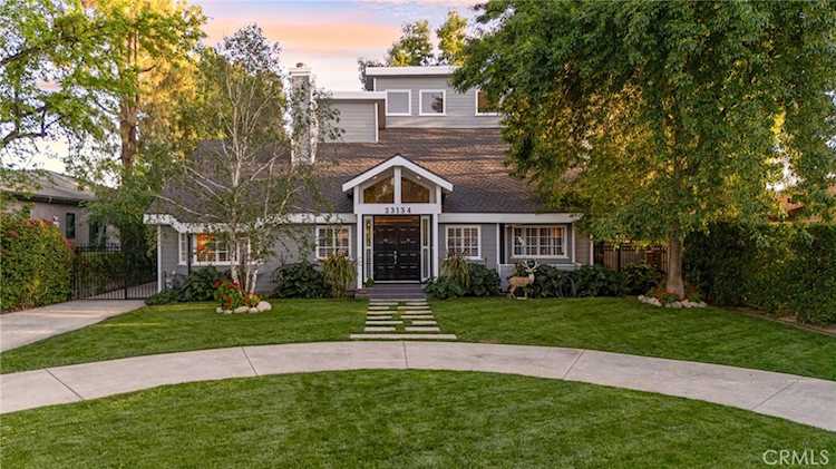 23134 Collins St, Woodland Hills, CA 91367