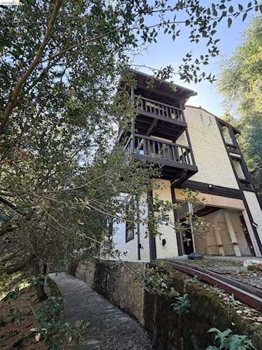 90 Devin Dr, Moraga, CA 94556