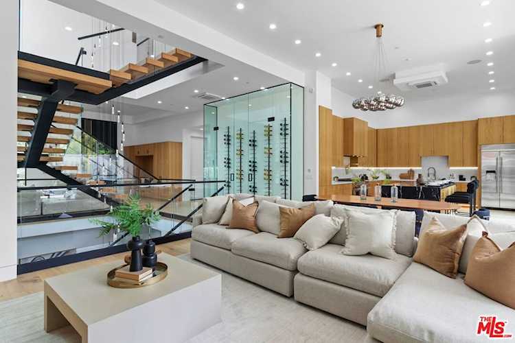 4535 Haskell Ave, Encino, CA 91436