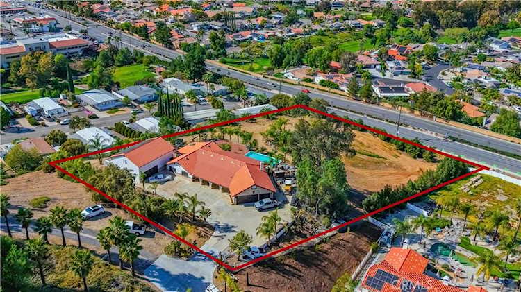 30861 Blackhorse Dr, Canyon Lake, CA 92587