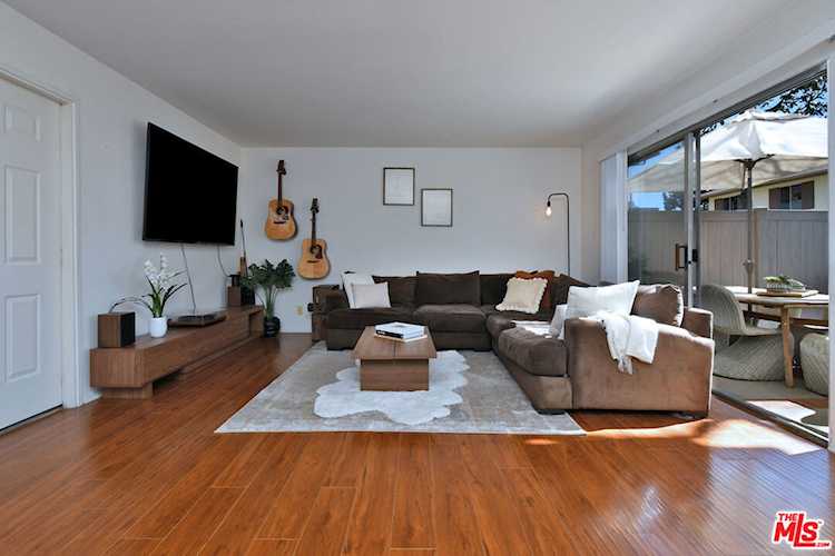 10341 Canoga Ave #3, Chatsworth, CA 91311