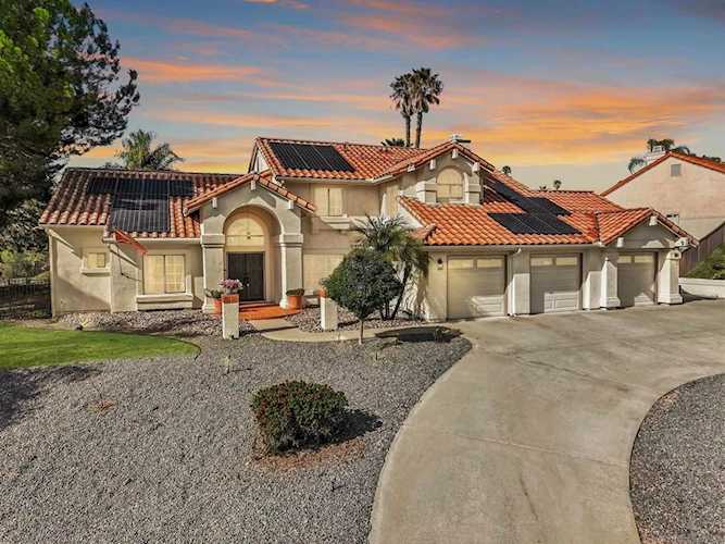 8842 Summerhill Pt, Alpine, CA 91901