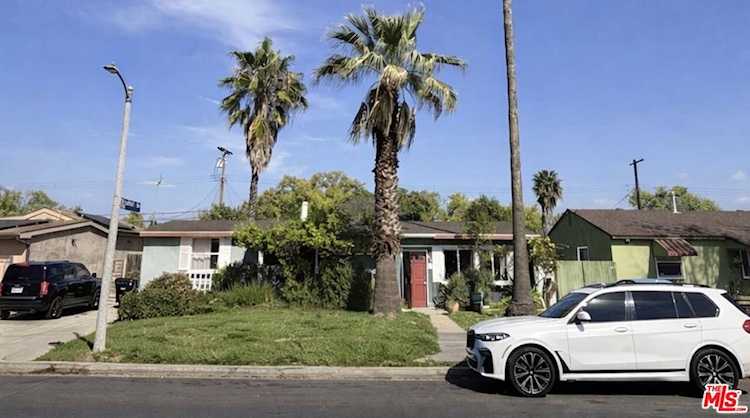 8118 Ranchito Ave, Panorama City, CA 91402