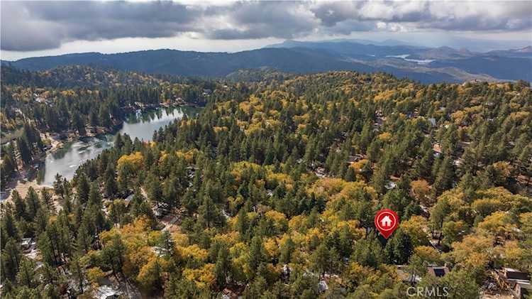 33291 Wild Rose Dr, Green Valley Lake, CA 92341