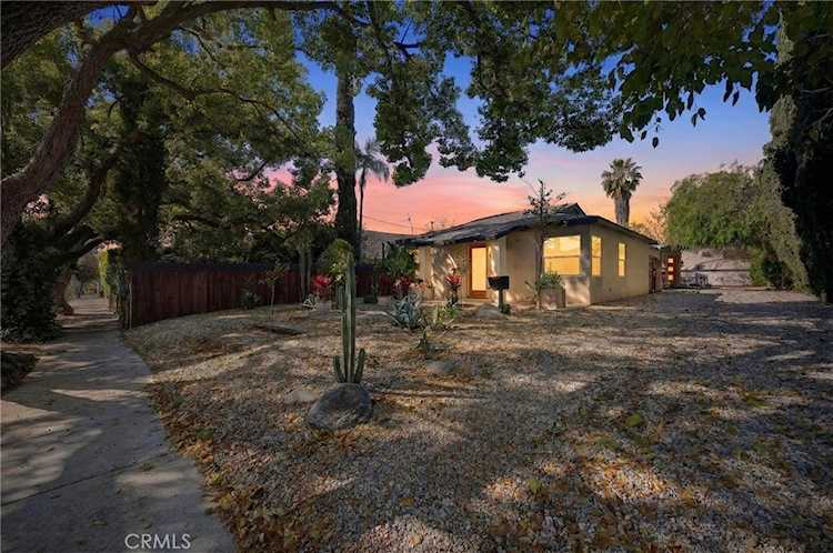 261 N Oak, Pasadena, CA 91107