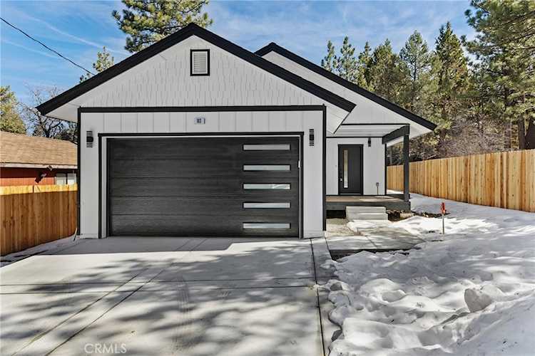 183 Moreno Lane, Sugarloaf, CA 92386